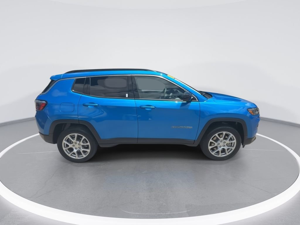 Used 2023 Blue Jeep Latitude Lux image 9