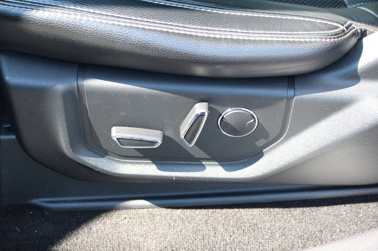 Used 2018 Magnetic Ford Lariat 4x4 4dr SuperCrew 5.5 ft. SB image 10