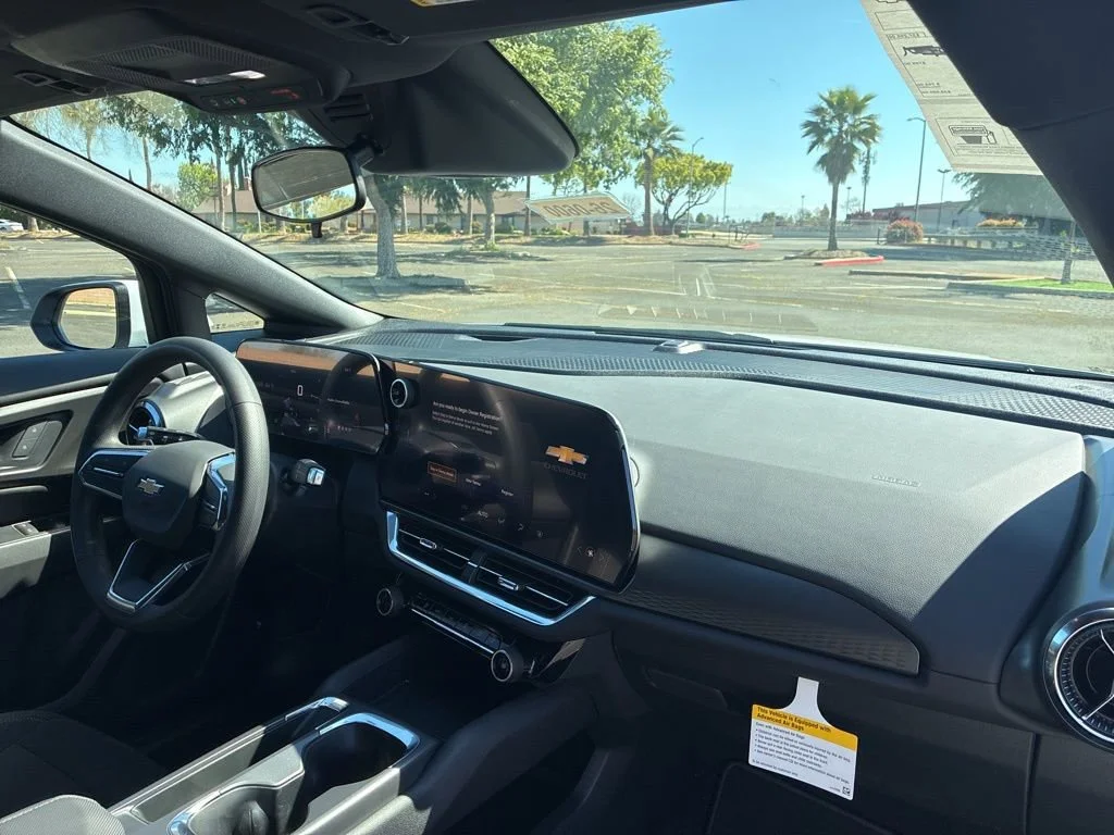 New 2026 Summit White Chevrolet LT image 28