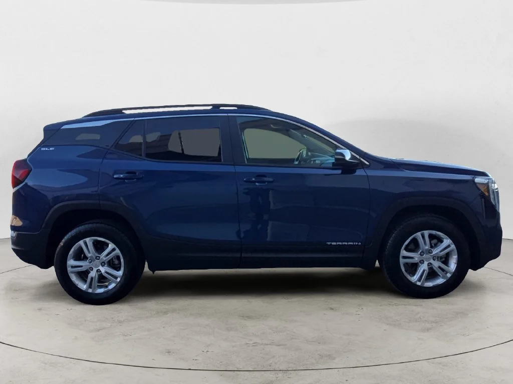Used 2022 MARINE METALLIC GMC SLE image 7