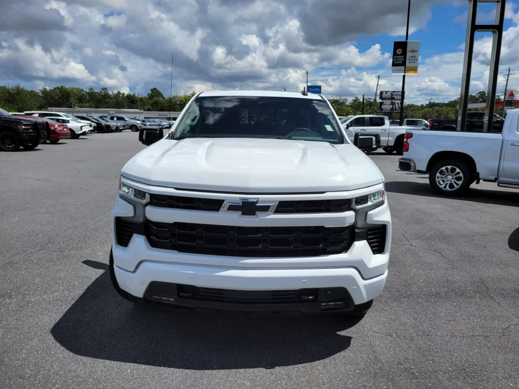 New 2026 Summit White Chevrolet RST image 9