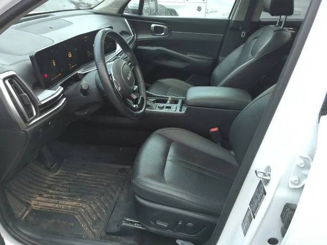 Used 2025 White Kia S image 5