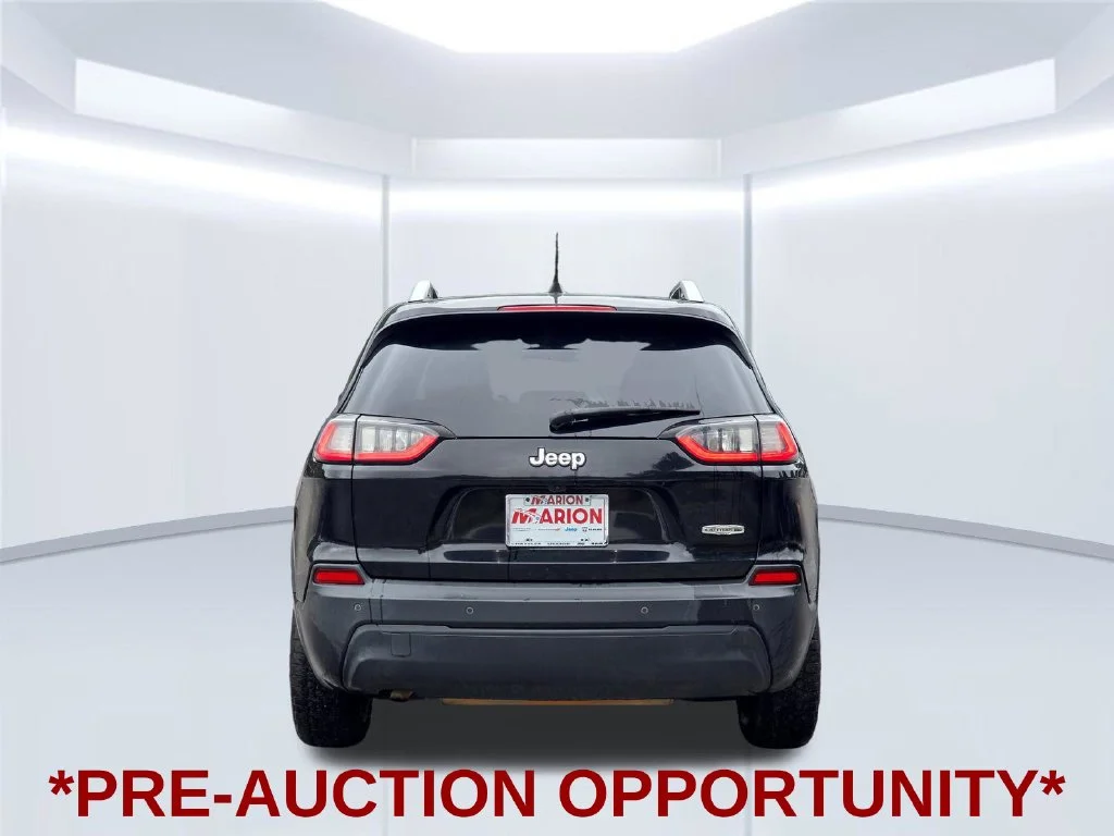 Used 2019 Black Jeep Latitude Plus image 16