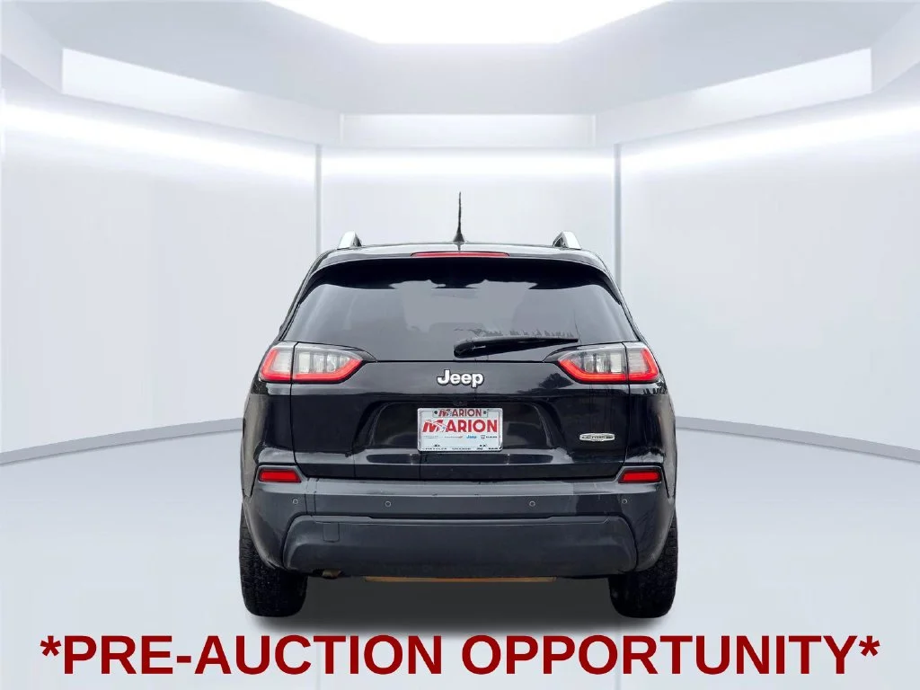 Used 2019 Black Jeep Latitude Plus image 16