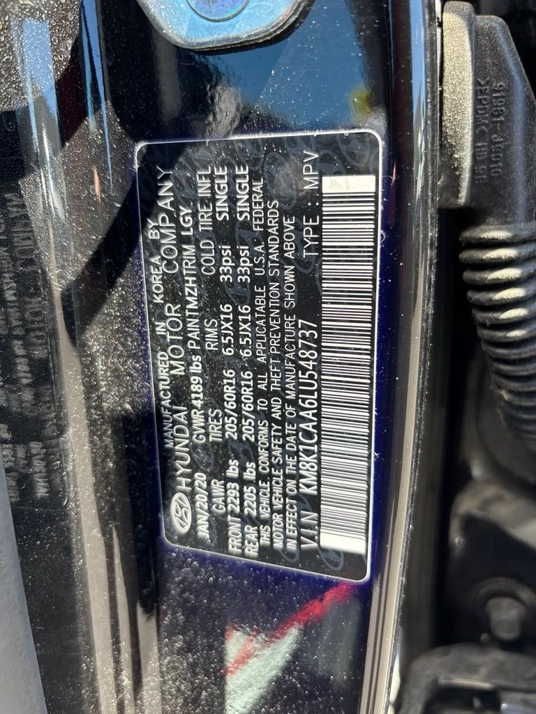 Used 2020 Black Hyundai SE image 12