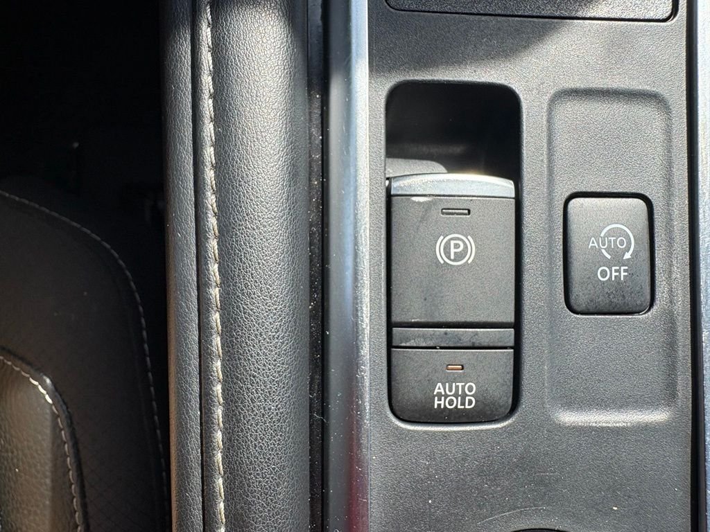 Used 2023 White Nissan SL image 32