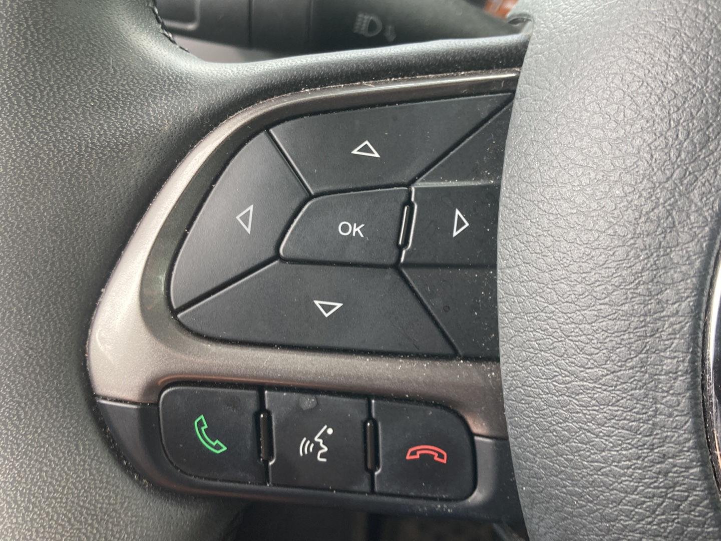 Used 2022 Graphite Gray Jeep Latitude image 15