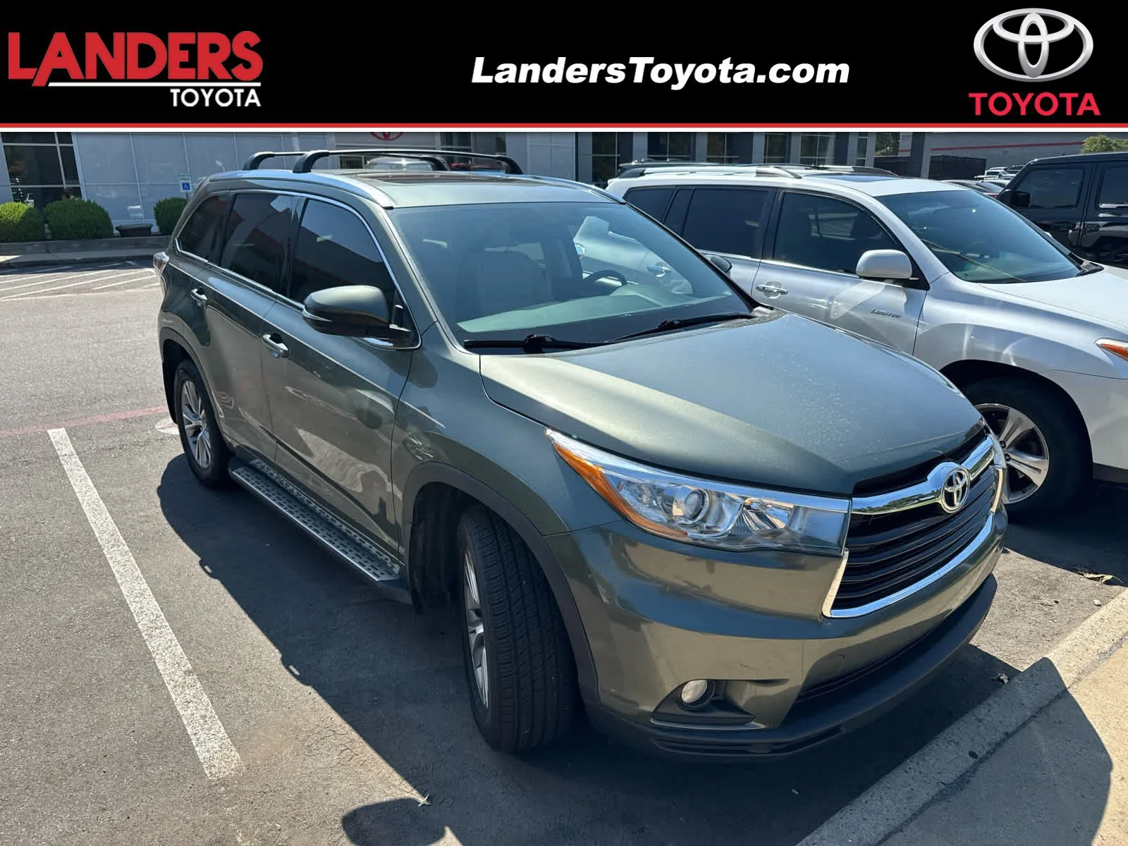 Used 2015 Alumina Jade Metallic Toyota XLE image 1