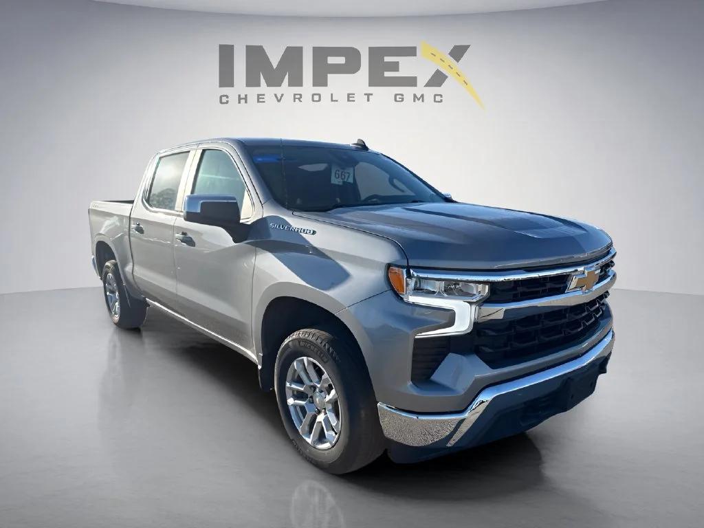 Used 2024 Gray Chevrolet LT image 7