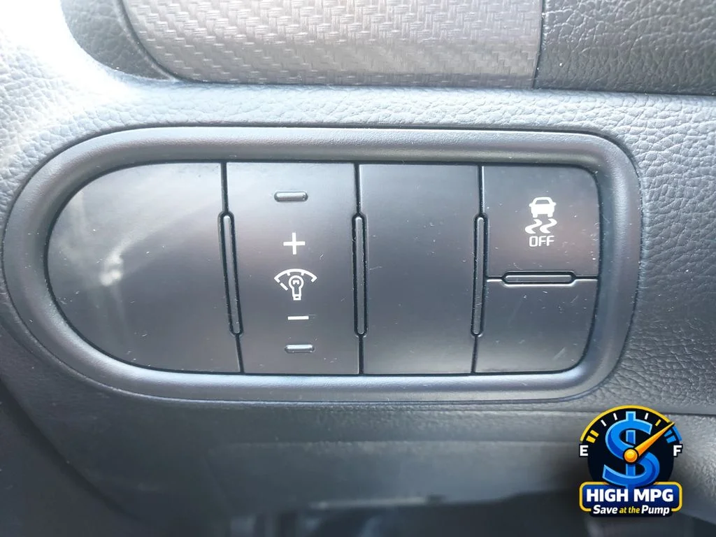 Used 2017 Black Kia S image 18