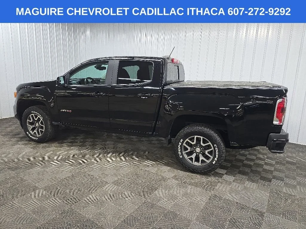 Used 2022 Onyx Black GMC AT4 - Cloth image 4