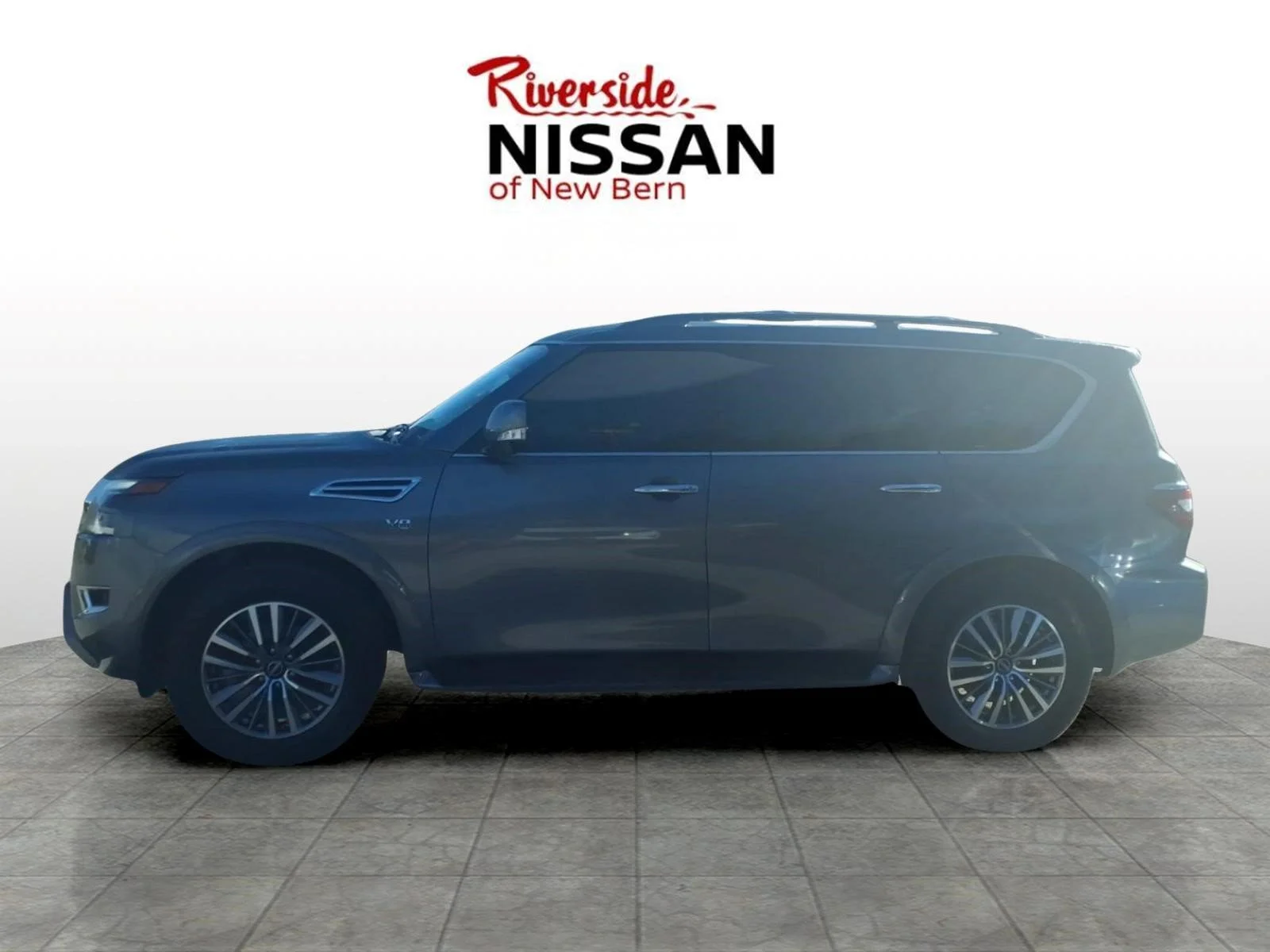 Used 2022 Gray Nissan SL image 5