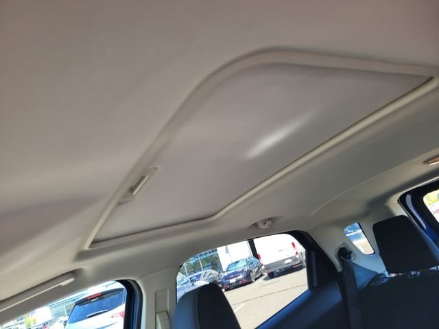 Used 2018 Blue Ford SE image 21