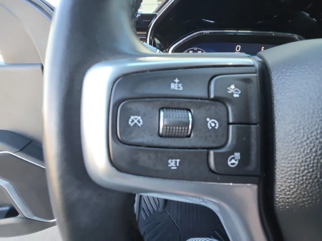 Used 2025 Cypress Gray Chevrolet LT image 26