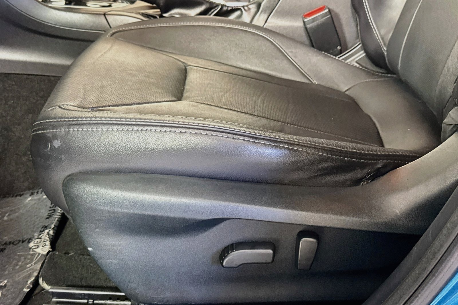 Used 2018 Island Blue Pearl Subaru Limited image 18