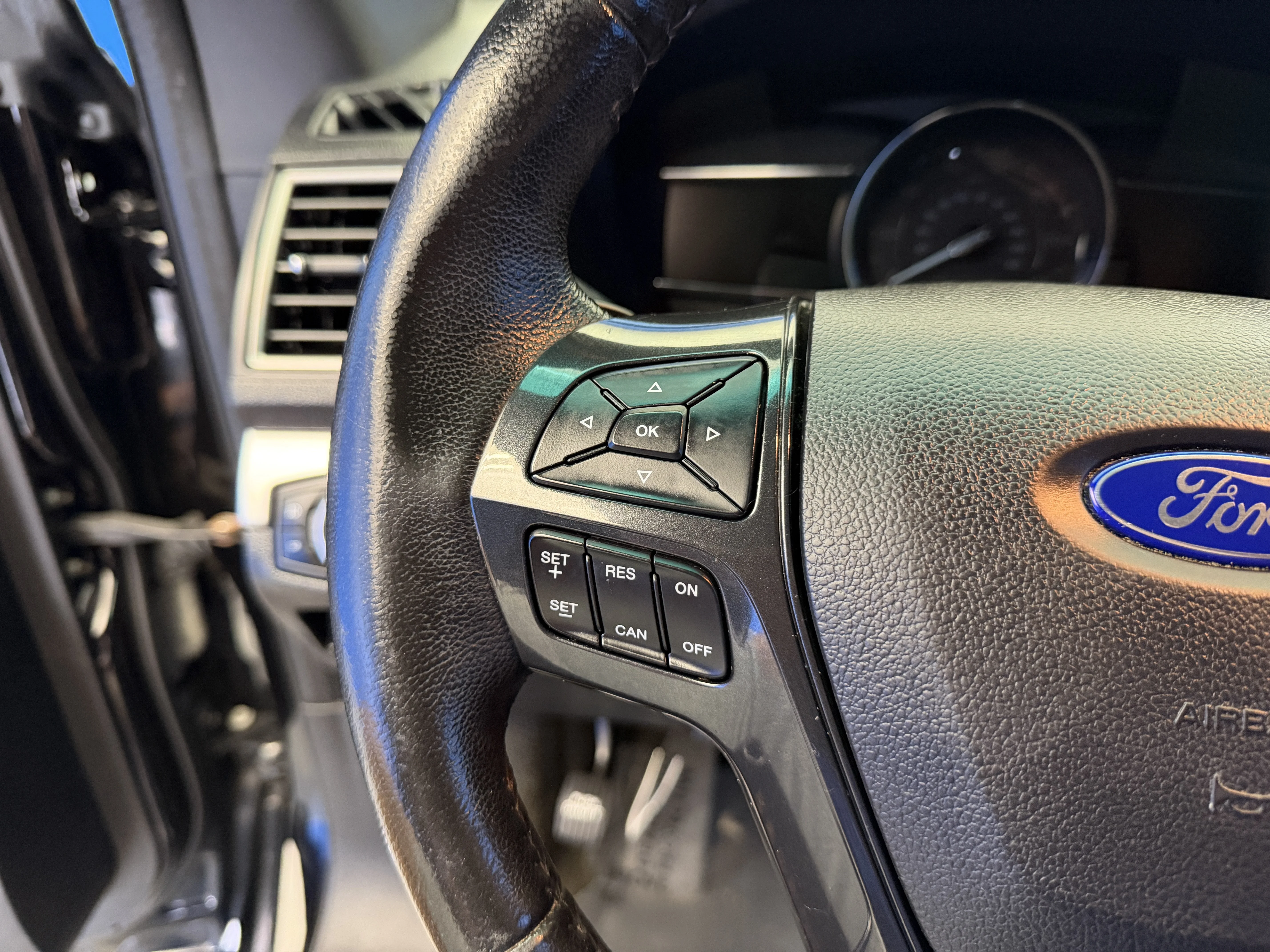 Used 2016 Shadow Black Ford XLT image 16
