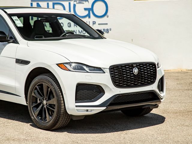 New 2026 Ostuni Pearl White Jaguar P250 R-Dynamic S image 5