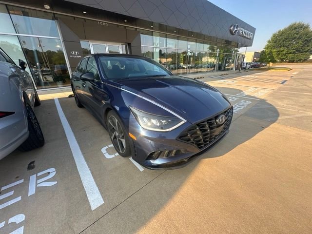 Used 2022 Blue Hyundai SEL Plus image 1