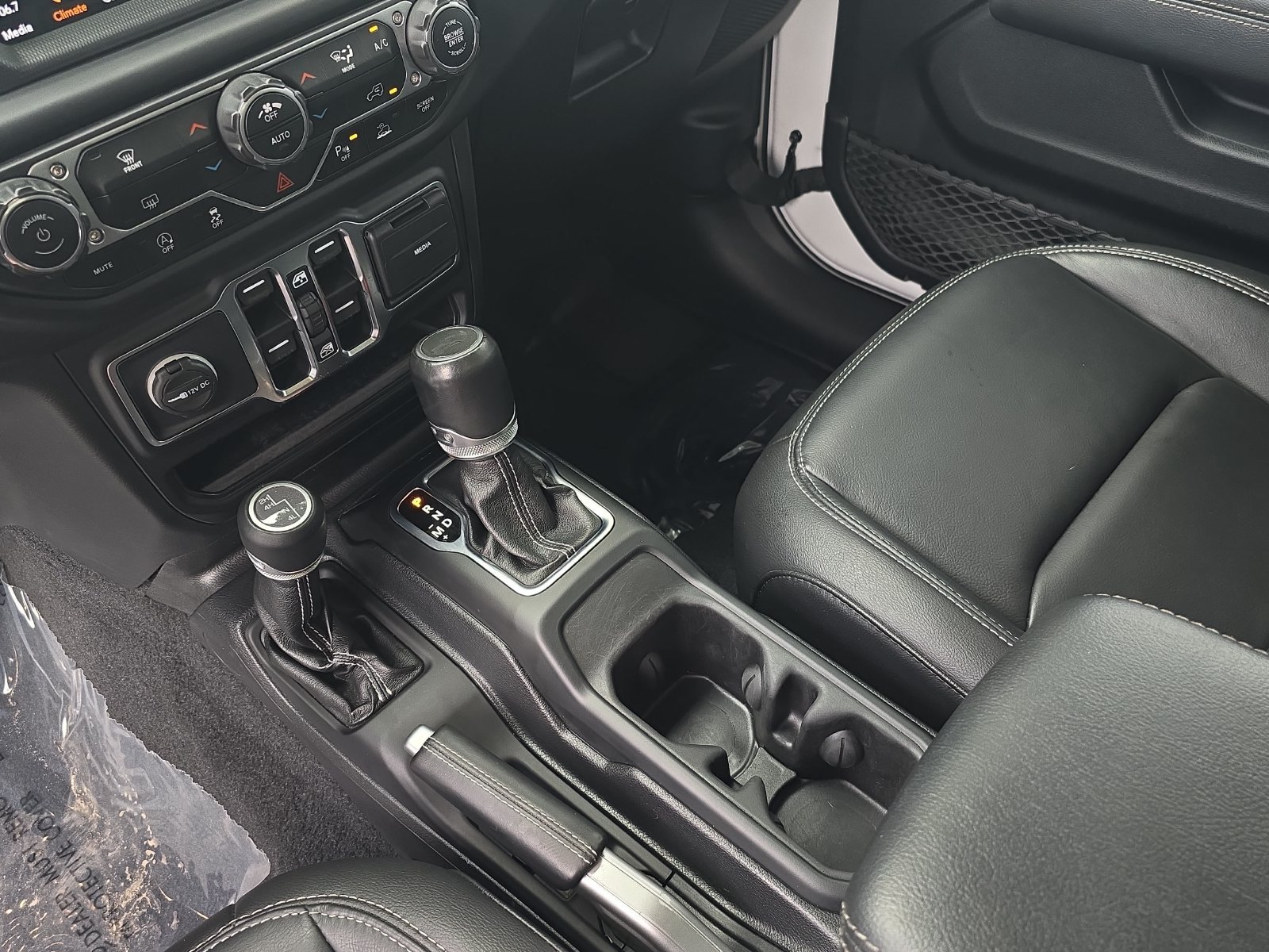 Used 2021 White Jeep Unlimited Sahara image 28