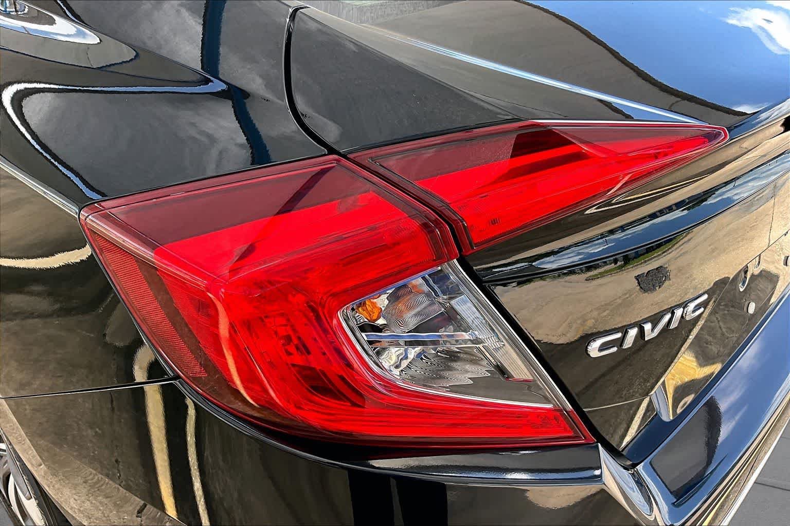 Used 2019 Crystal Black Pearl Honda LX image 27