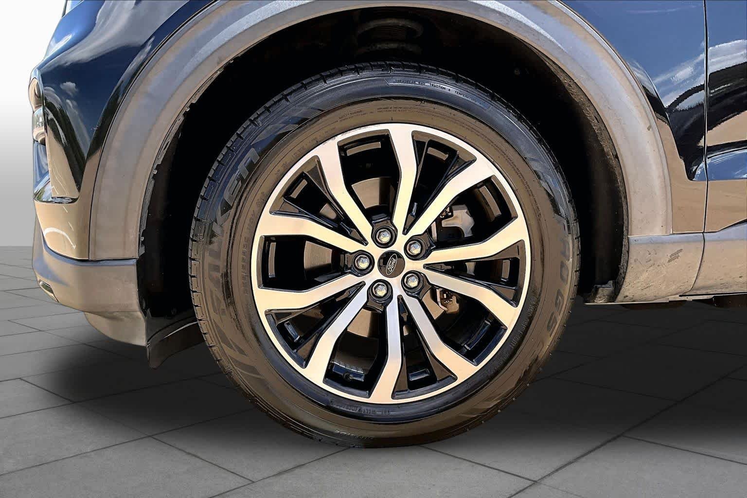 Used 2022 Agate Black Metallic Ford ST-Line image 11