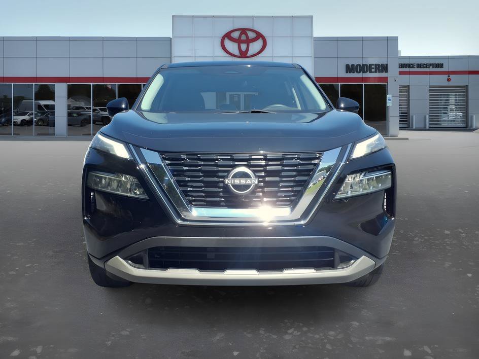 Used 2023 Super Black Nissan SV image 8