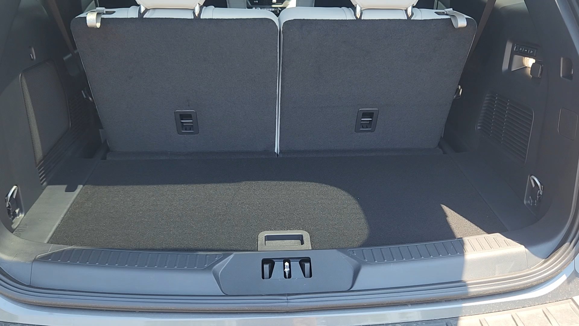 New 2026 Carbonized Gray Metallic Ford Platinum image 37