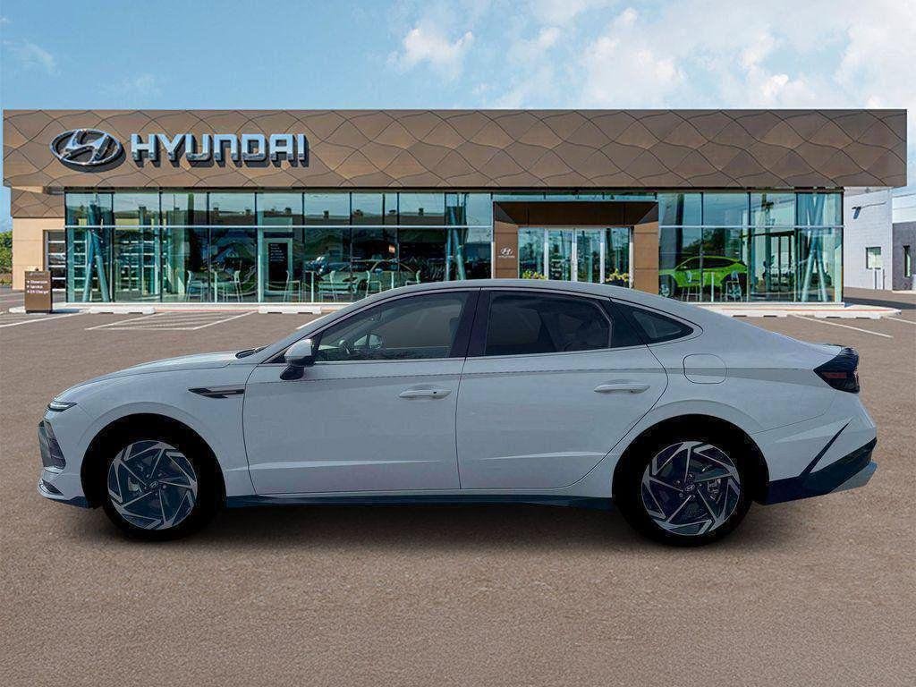 New 2026 White Hyundai SEL Sport image 3