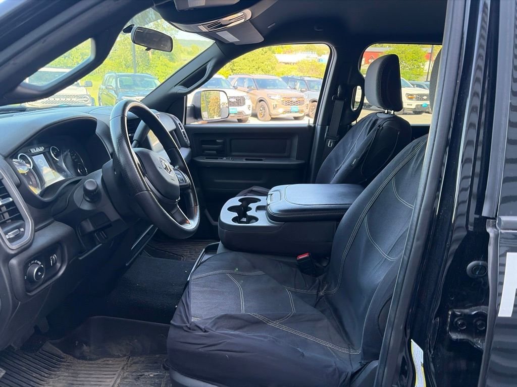 Used 2022 Diamond Black Crystal Pearlcoat Ram Tradesman image 4