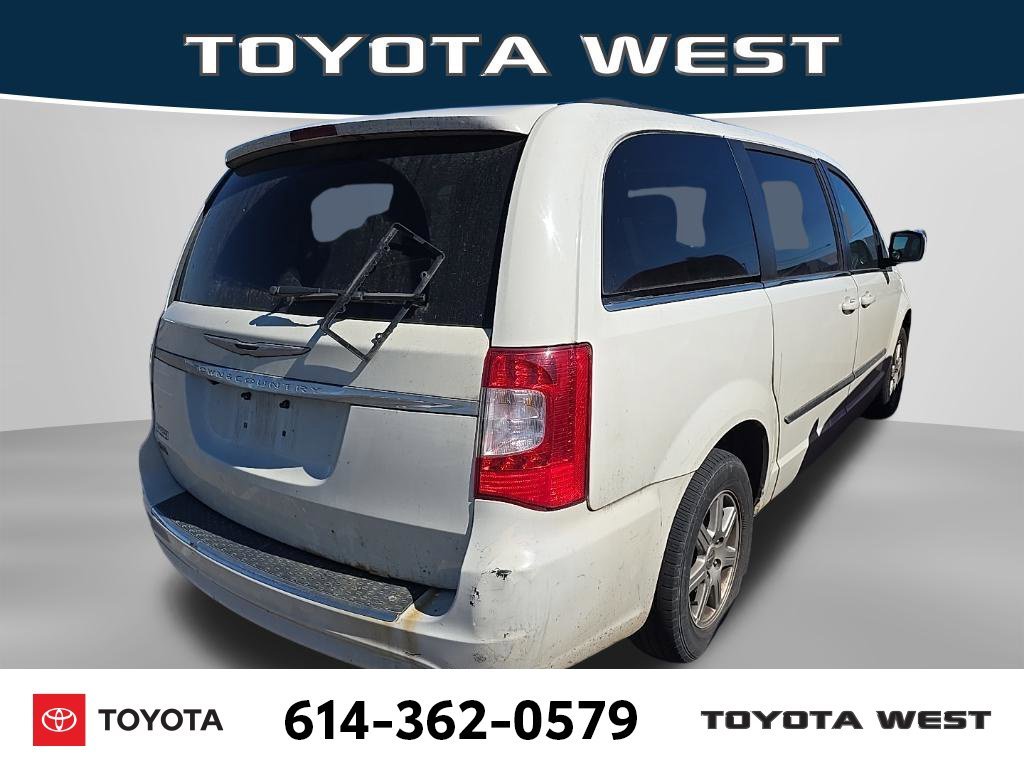 Used 2012 White Chrysler Touring image 8