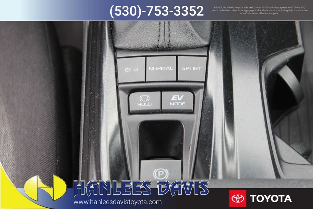 Used 2025  Toyota LE image 18