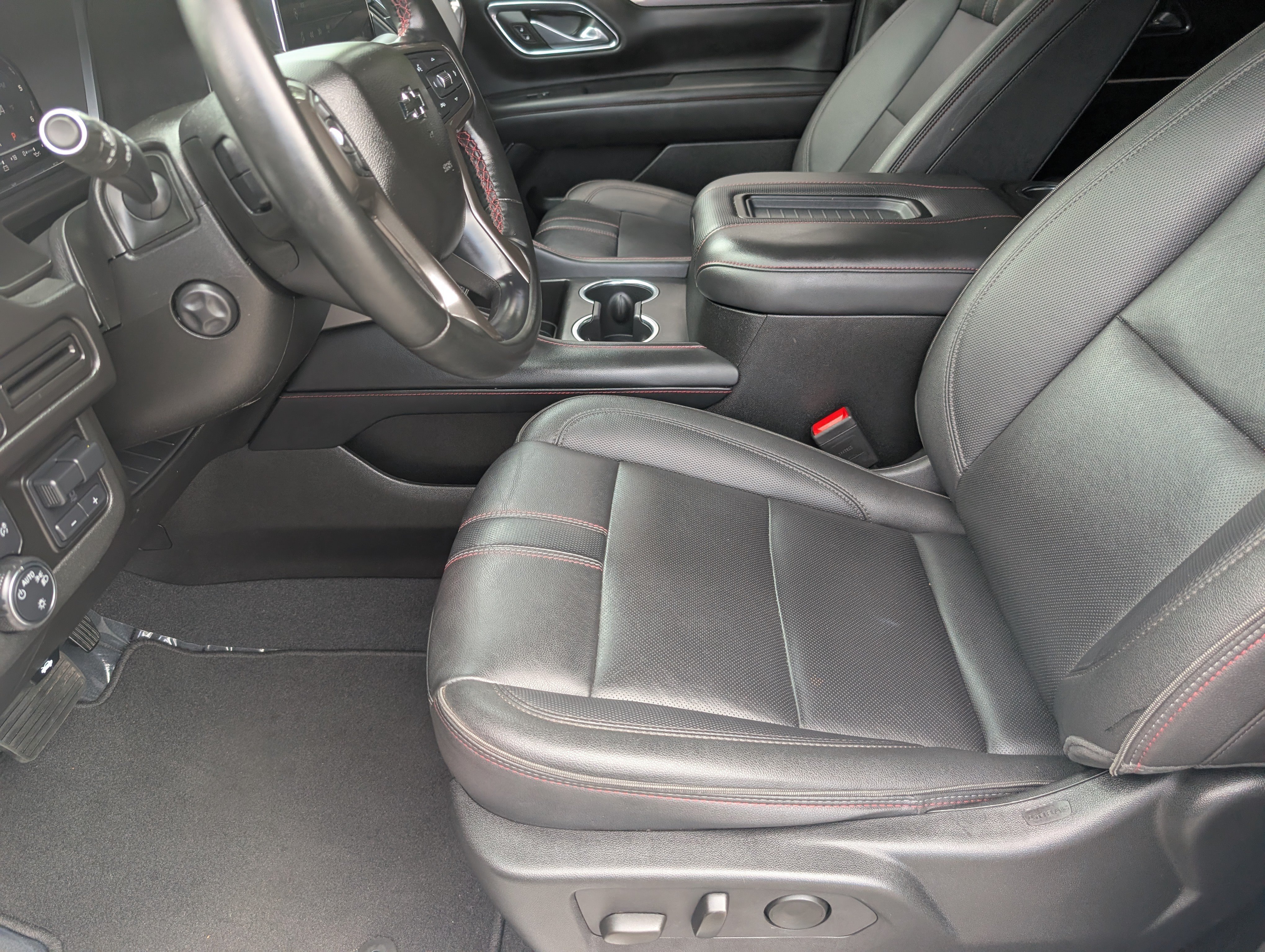 Used 2023 Iridescent Pearl Tricoat Chevrolet RST image 9