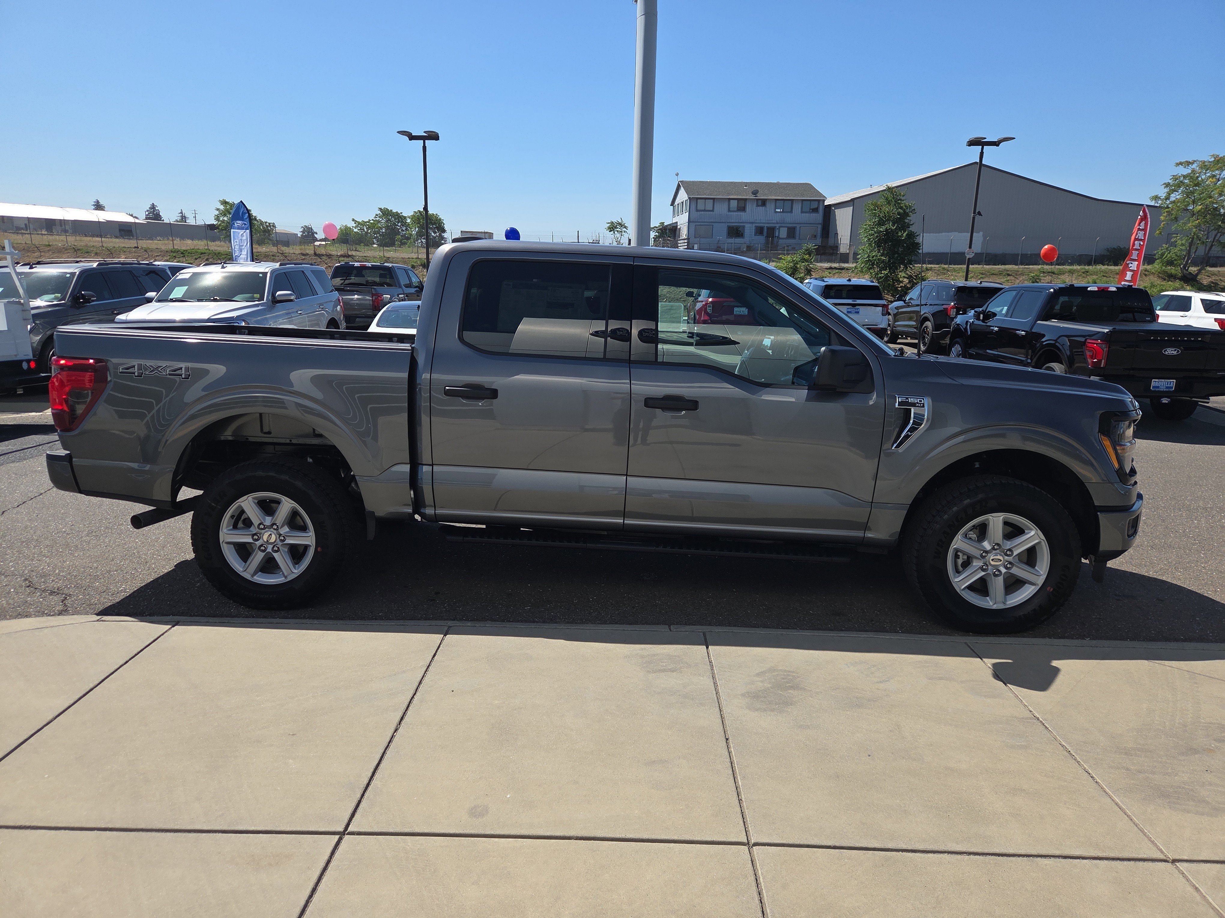 New 2026 Carbonized Gray Metallic Ford XLT image 6