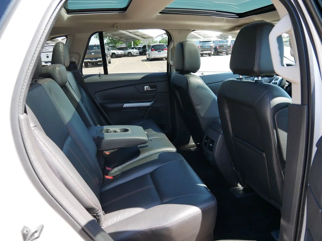 Used 2014 White Ford Limited image 9