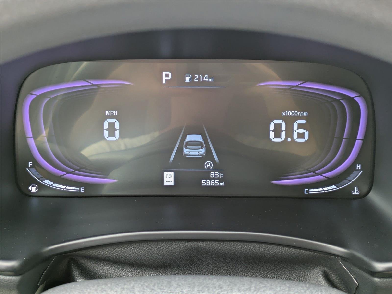 Used 2025  KIA  image 25