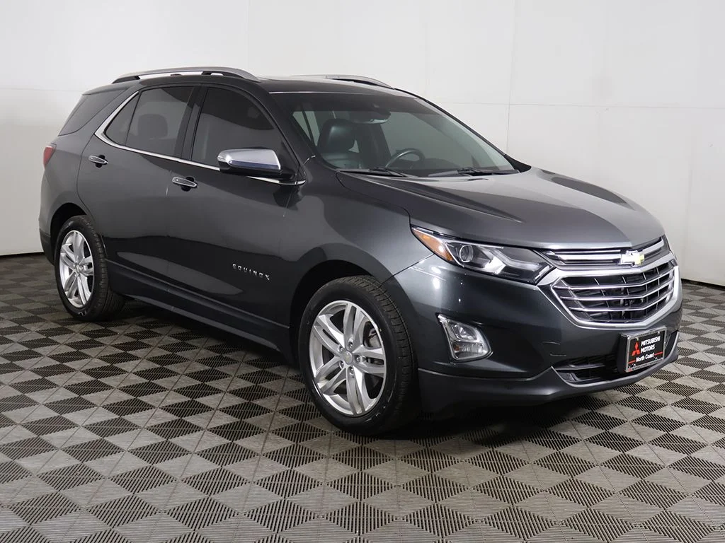 Used 2018 Chevrolet Equinox Premier with VIN 2GNAXWEX5J6161095 for sale in Parma, OH