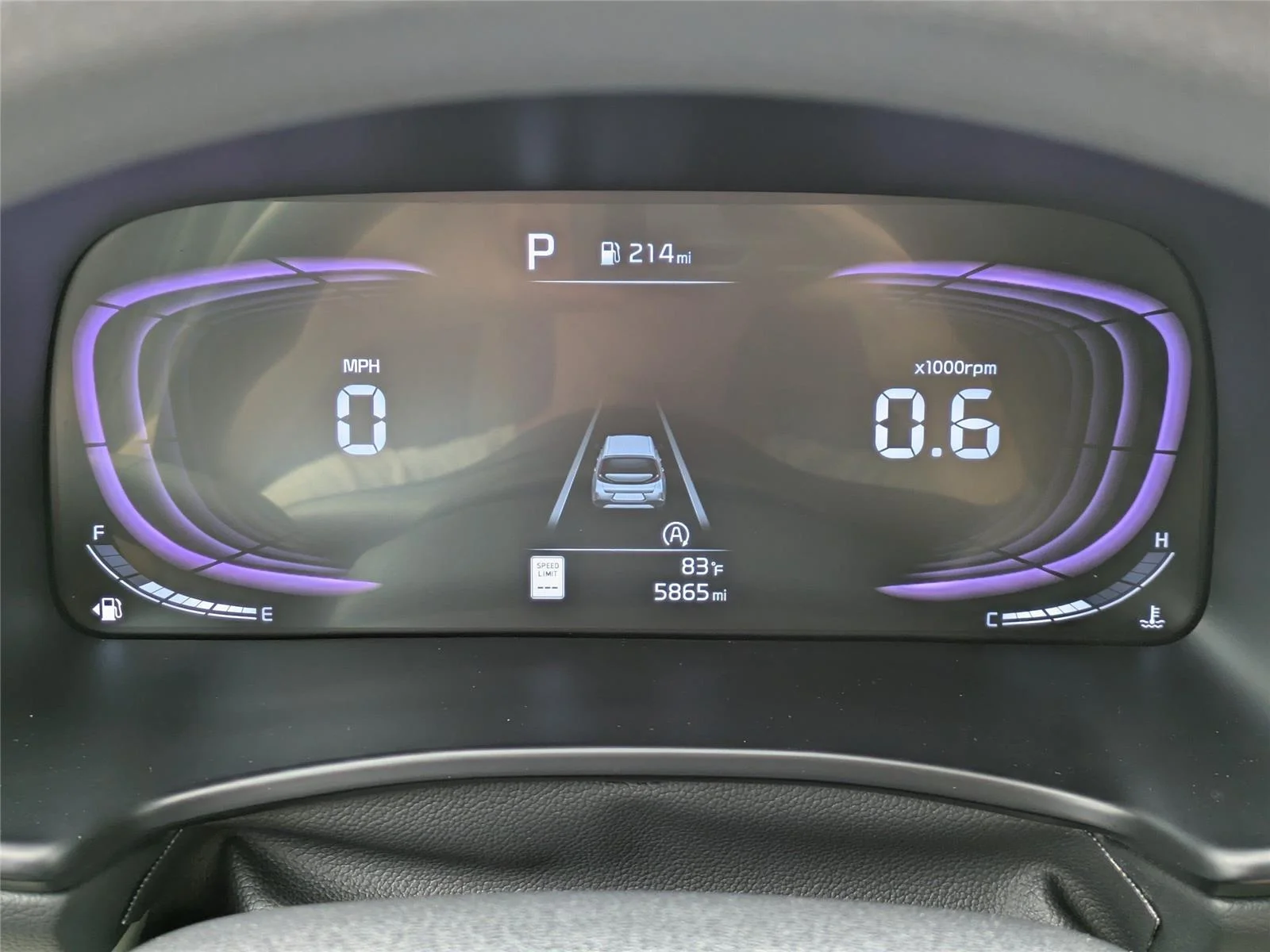 Used 2025  KIA  image 25