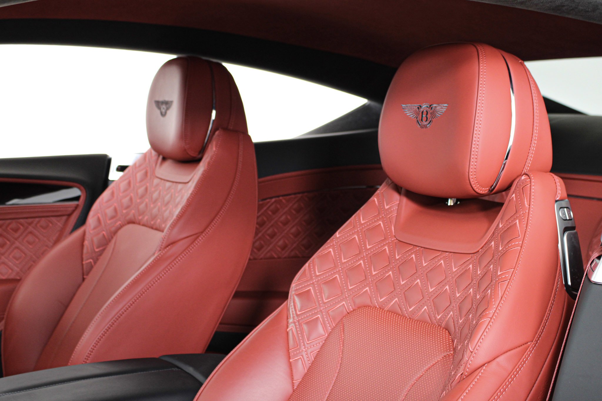 Used 2024 Black Bentley  image 33