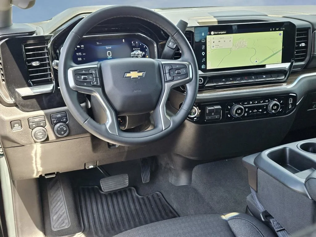 Used 2025 Cypress Gray Chevrolet LT image 33