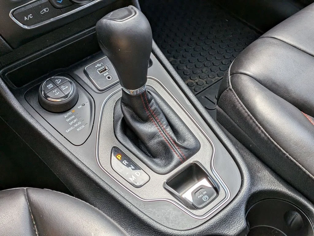 Used 2022 Black Jeep Trailhawk image 17