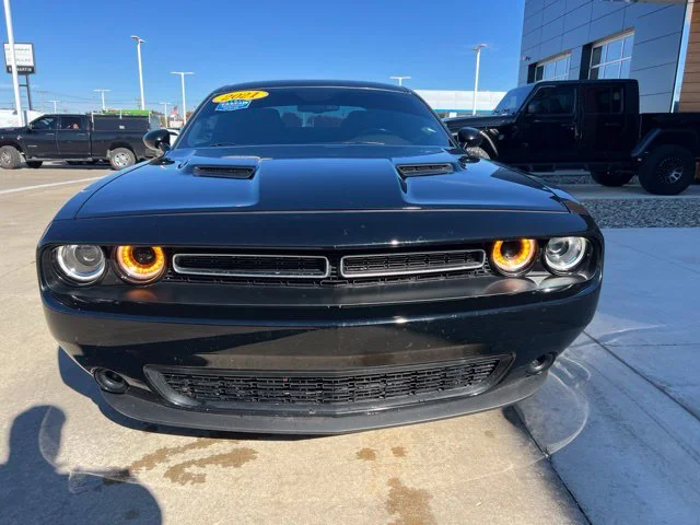 Used 2021 Black Dodge SXT image 8