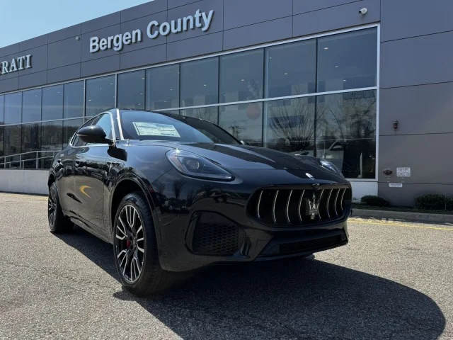 New 2025 Nero Tempesta Metallic Maserati Premium SPORT image 3