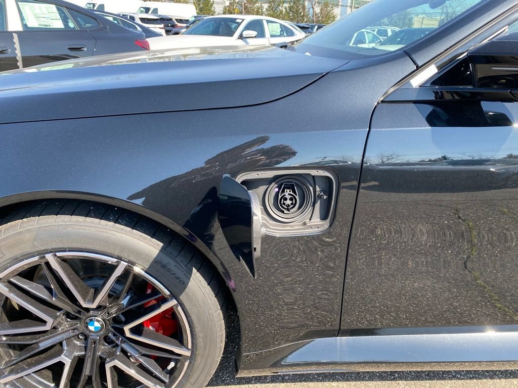 New 2026 Black Sapphire Metallic BMW  image 15