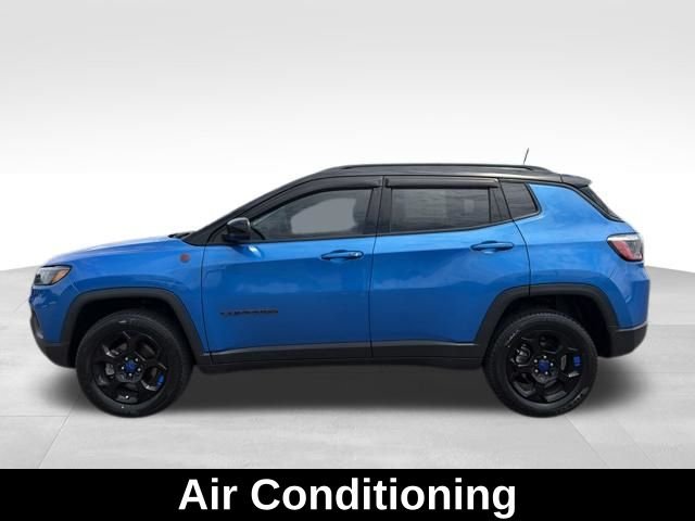 Used 2022 Blue Jeep Trailhawk image 10