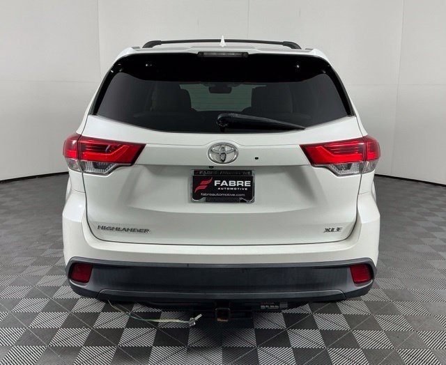 Used 2017 White Toyota XLE image 6