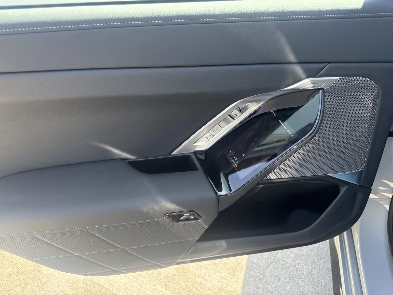 2025 BMW 7 Series 740i - Photo 8