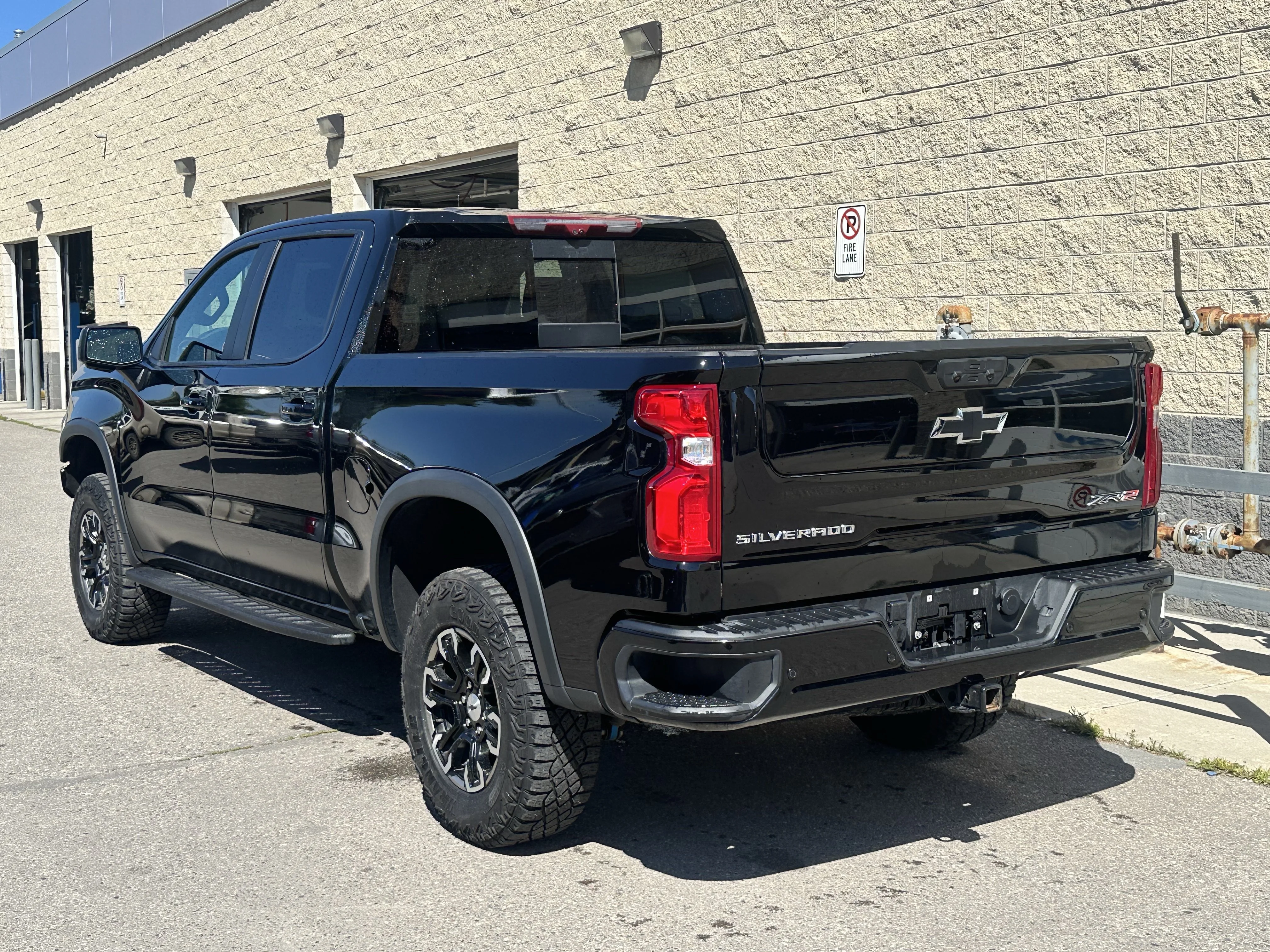Certified Used 2025  Chevrolet ZR2 image 4