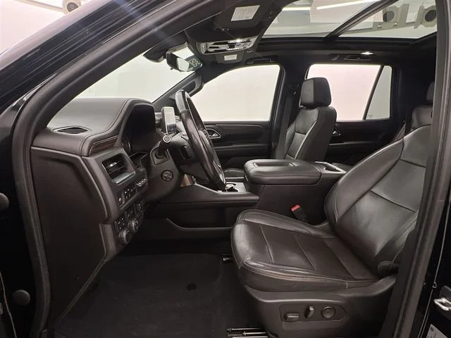 Used 2021 Black Chevrolet High Country image 9