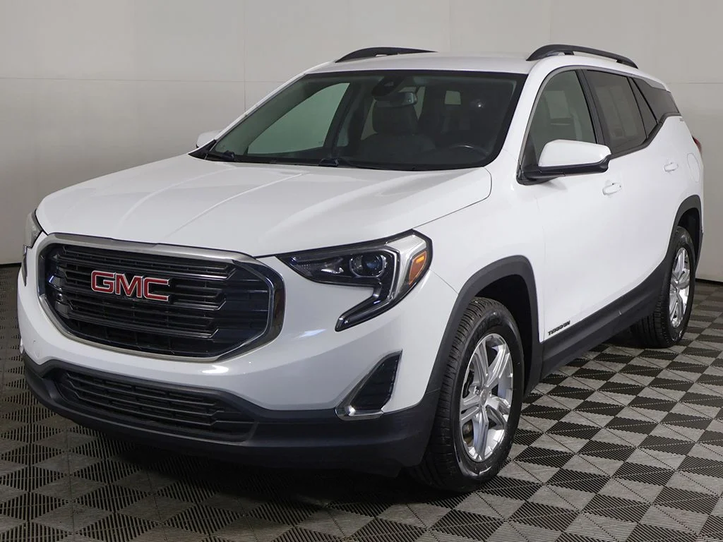 Used 2020 White GMC SLE image 6