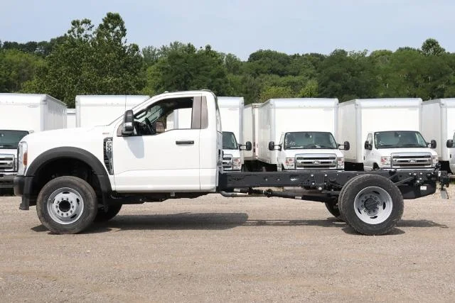 New 2026 Oxford White Ford F-600® XL image 31